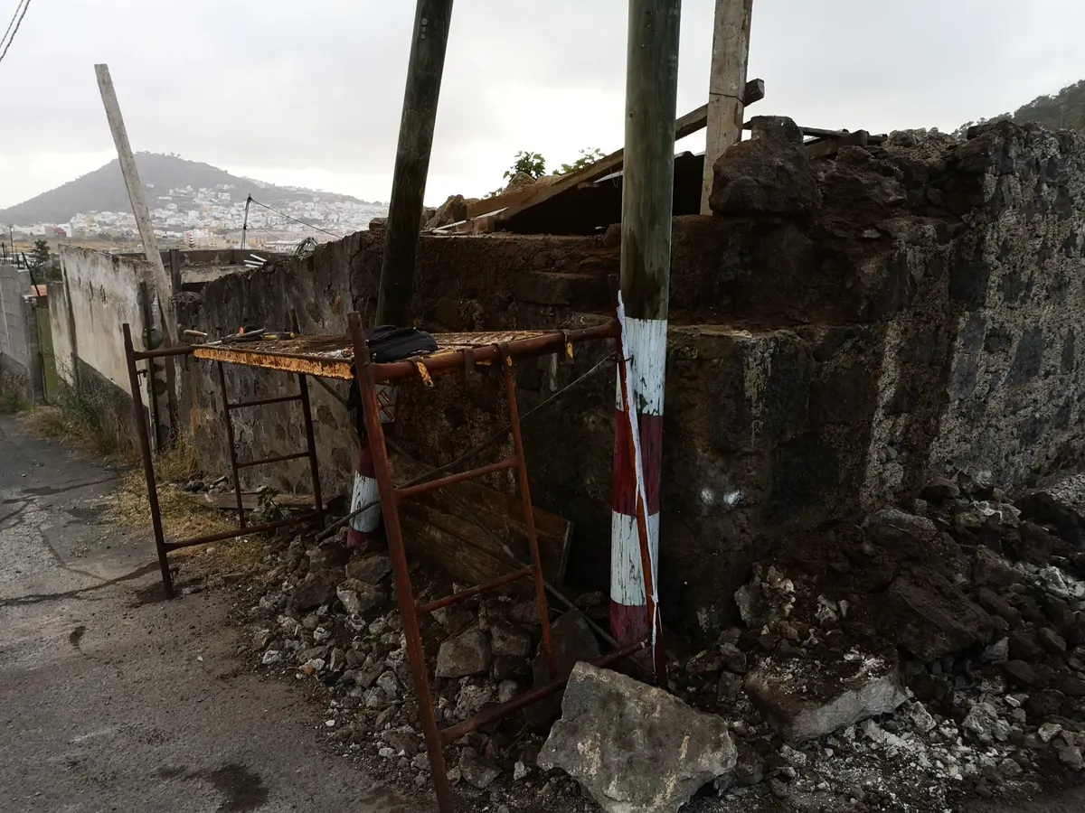 Restauración de un muro con bioconstrucción: antes de la obra