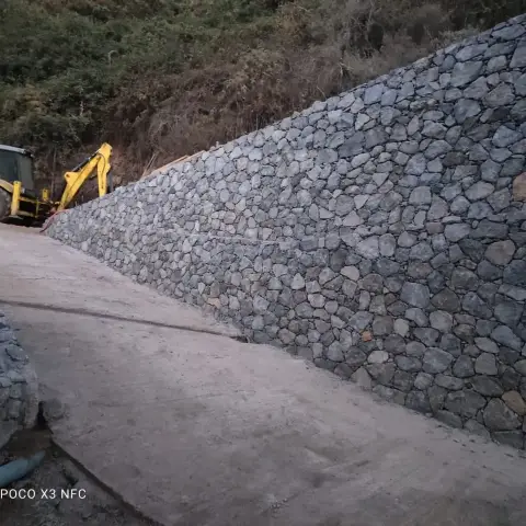 Muros de contención en Fontanales