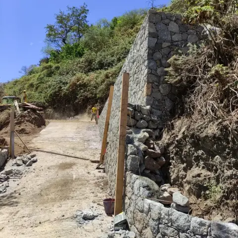 Muros de contención en Fontanales — foto 4