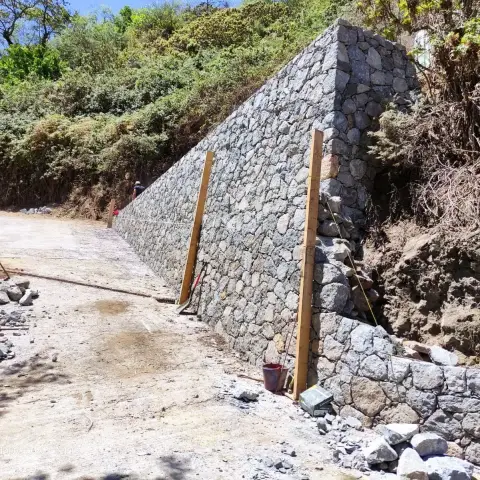 Muros de contención en Fontanales — foto 5