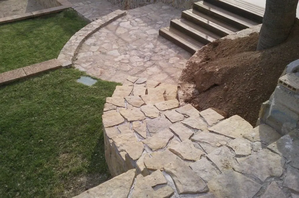 Escaleras de piedra